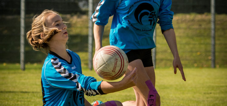 Annika und Laura starten heute beim Deutschlandpokal in Kellinghusen Annika und Laura starten heute beim Deutschlandpokal in Kellinghusen