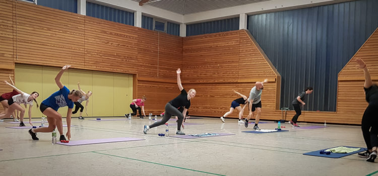 „Fit mit Julia“ in der Saisonvorbereitung „Fit mit Julia“ in der Saisonvorbereitung